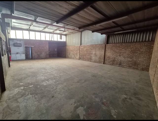 172M² WAREHOUSE TO LET IN WADEVILLE